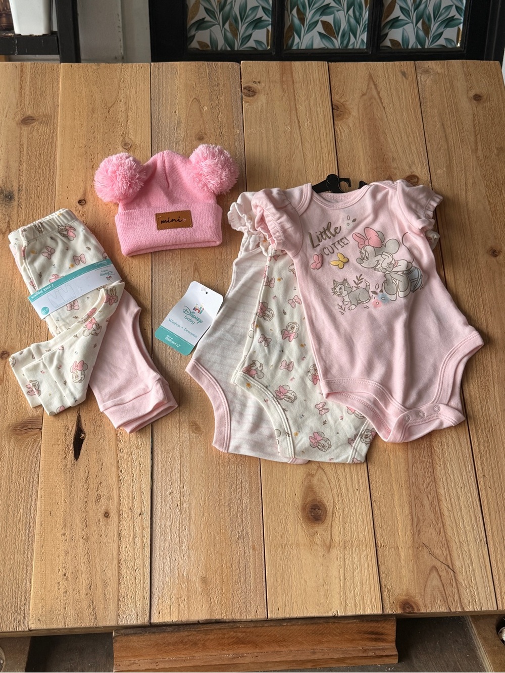 Minnie Baby Girl onsies , joggers & pink Hat - Cute Floral & Pom Pom 0-6 M